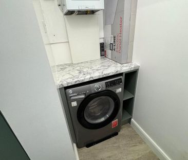 6 bedroom semi-detached house to rent - Photo 4