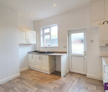 2 bed Terraced - To Let - Photo 4