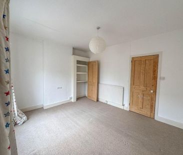 2 bedroom end of terrace house to rent - Photo 3