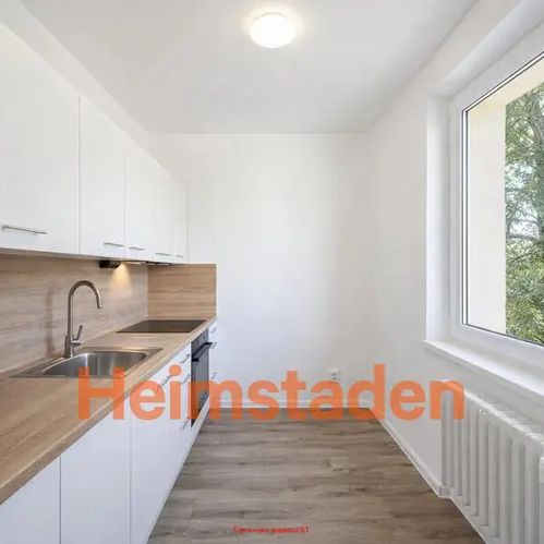 Pronájem bytu 2+1 52 m - Fotografie 1