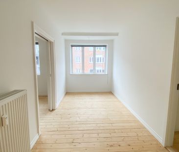 Centralt beliggende 3-værelses lejlighed med altan - Foto 5