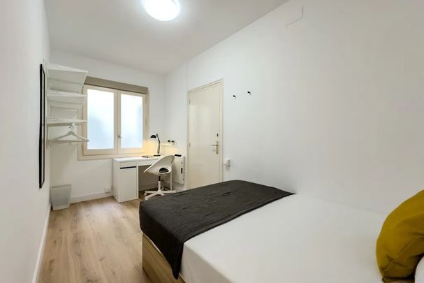 Carrer del Rosselló, Barcelona, Catalonia 08008 - Photo 1