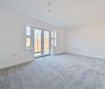 3 bedroom semi-detached house to rent - Photo 3