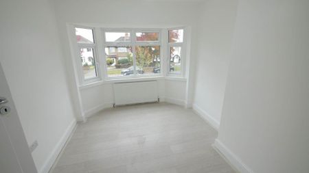 4 bedroom semi-detached house to rent - Photo 2