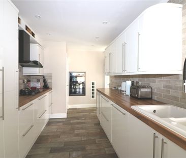 Wakering Road, Shoeburyness, Southend on Sea, Essex, SS3 9SZ - Photo 3