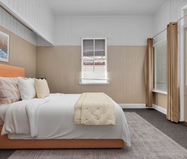 Best Location! - One to View! - Photo 6