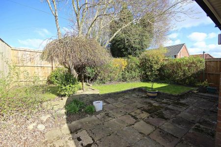 3 bedroom semi-detached bungalow to rent - Photo 5