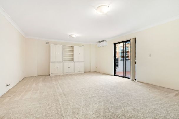 Spacious 2-Bedroom Apartment in the Heart of Rockdale - Photo 1
