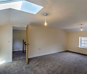 Spacious modern barn conversion, brand new throughout with allocated parking and sun-trap West facing garden - Photo 4