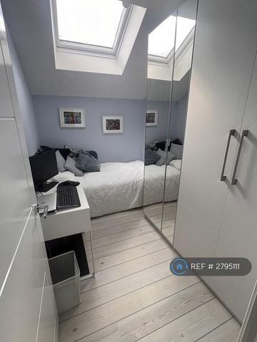 3 bedroom end of terrace house to rent - Photo 4