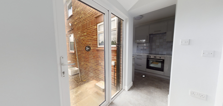 3 bedroom semi-detached house to rent - Photo 5