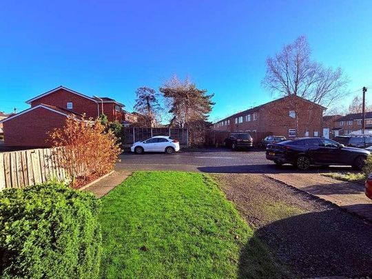 Cecil Drive, Tividale, Oldbury, B69 - Photo 1