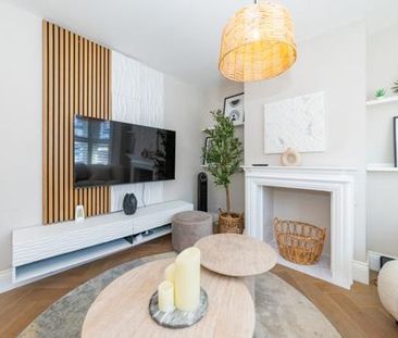 2 Bed Terraced House, Queens Road, RG4 - Photo 2