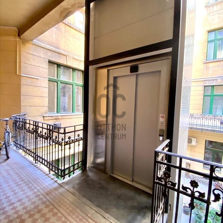 Kiadó újszerű állapotú lakás - Budapest V. kerület - Photo 1