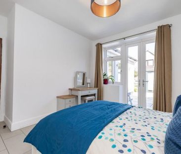 3 bedroom semi-detached house to rent - Photo 6