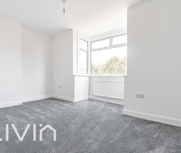 4 bedroom semi-detached house to rent - Photo 5