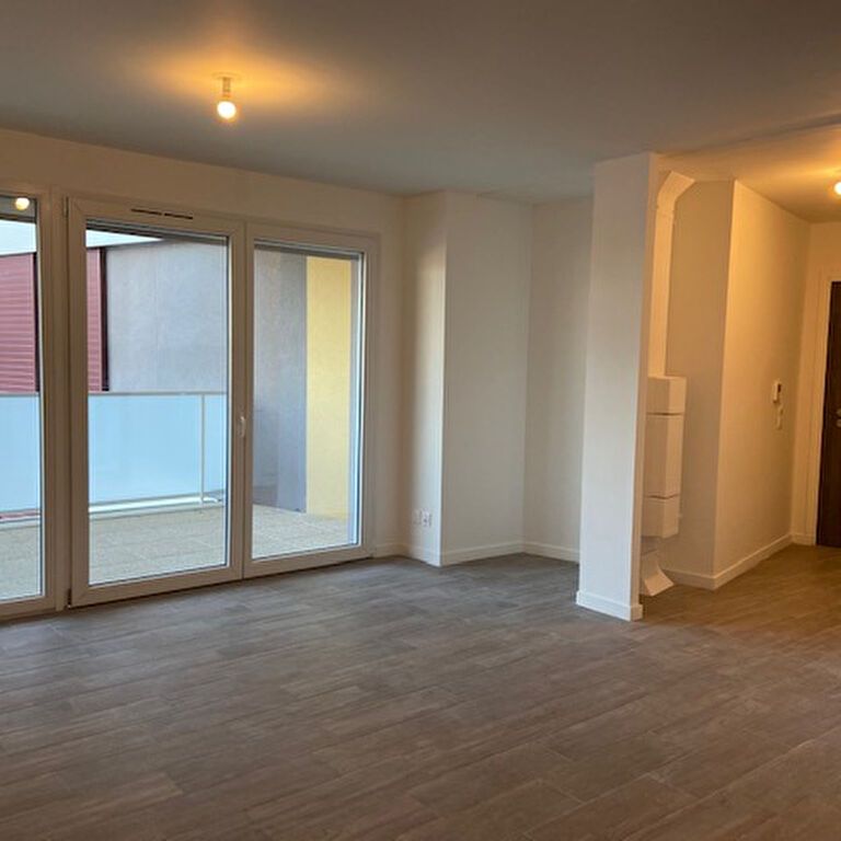 Location Appartement 4 pièces 83m² - Photo 1