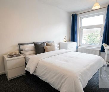 4 bedroom terraced house to rent - Photo 4