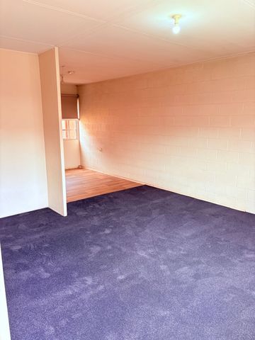 Two-storey, two-bedroom unit - Photo 3