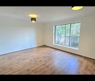 3 Bed Flat, Canting Way, G51 - Photo 1