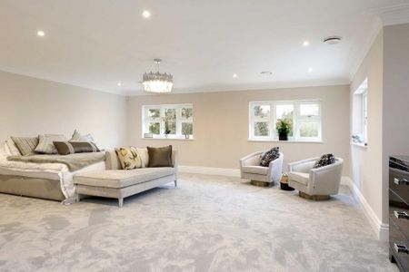 6 bedroom detached house to rent - Photo 2