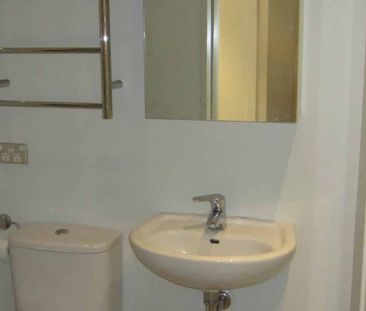 CITY CENTRE - 1 Bedroom Apartment Unit- Water ... - Photo 3