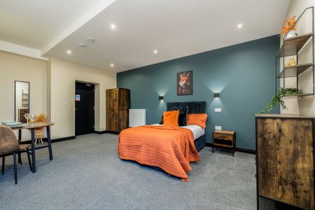 Crown House, Nuneaton, CV11 4BX - Photo 2