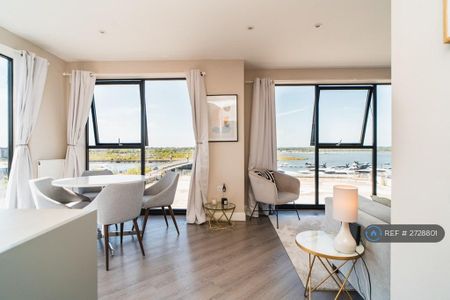 2 bedroom flat to rent - Photo 2