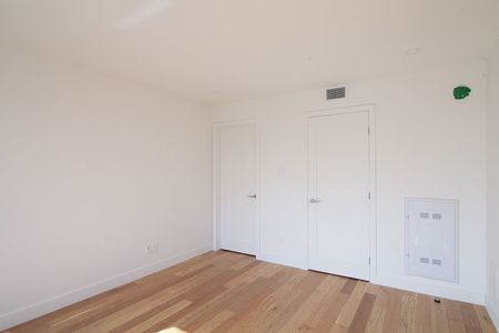 3555 Cote-des-Neiges Road - Photo 4