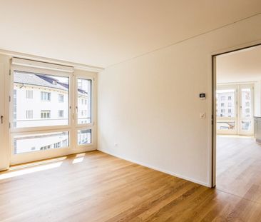Stylish 4.5-room apartment near the train station - Photo 1
