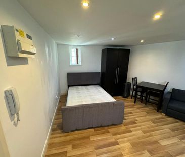 Studio to rent - Photo 5