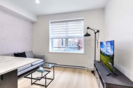 2080 av Lincoln, Modern 2-Bedroom Apartment in Prime Downtown Location - Photo 2