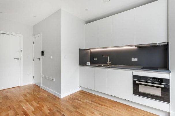 Flat to rent - Photo 1