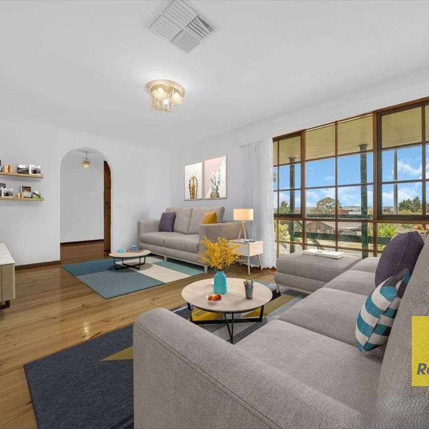 4 BEDROOM HOME - Photo 1