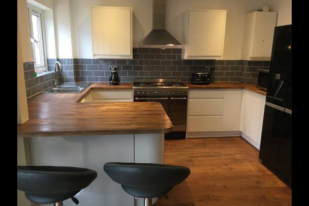 Room in a Shared House, St. Peters Street, CR2 - Photo 1