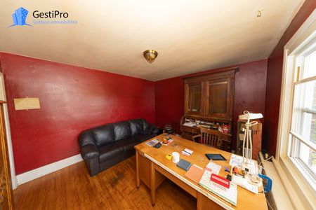 2495 4e avenue - Photo 2