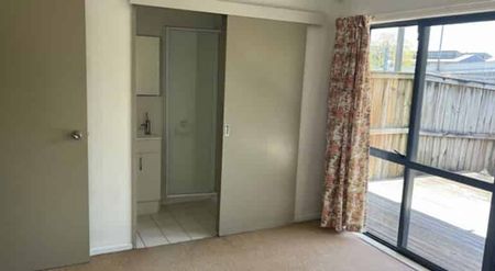 New Lynn, 3 bedrooms - Photo 5