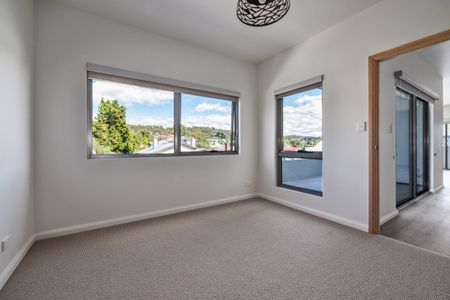 Modern Townhouse in South - Photo 3