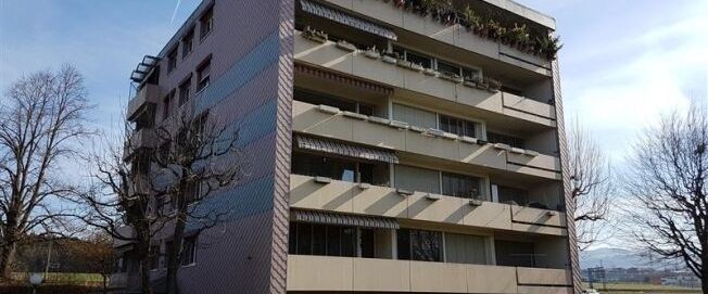 Beautiful 5.5-room apartment on the ground floor with spacious floor plan - Photo 1