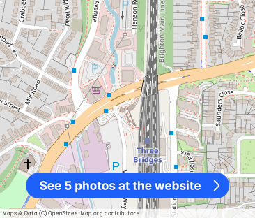 Reeves House, Three Bridges - Photo 1