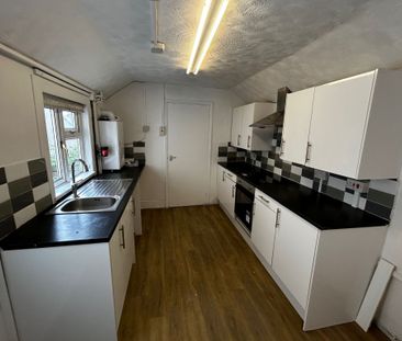Glanmor Place, Llanelli, Carmarthenshire, SA15 2RG - Photo 4