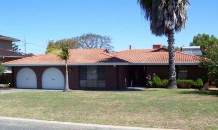 ROSSMOYNE HIGH SCHOOL ZONE! - Photo 5