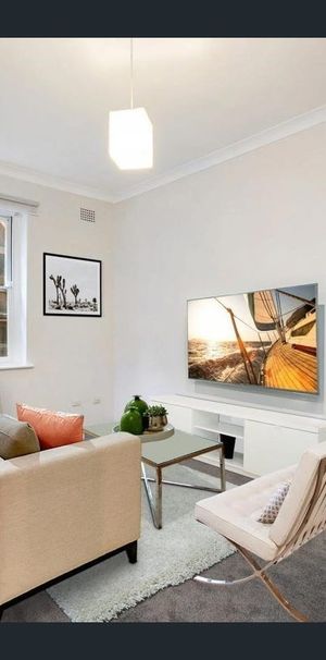 Hidden gem in prime location - Photo 1