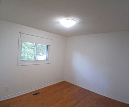 For Lease - 3232 Ulman Road, Oakville, Ontario - Photo 4