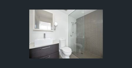 Stunning 2 Bedroom Apartment with Study - Photo 2