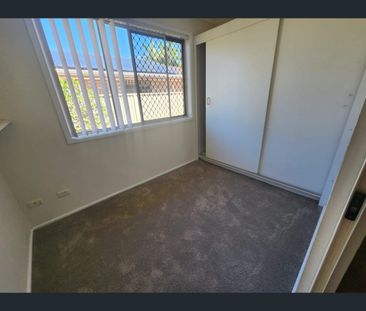 54 Morala Ave, Runaway Bay, Qld 4216 - Photo 1