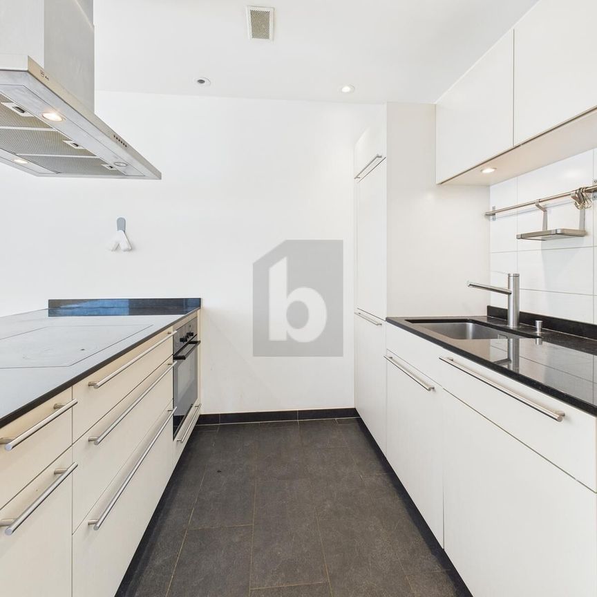 LICHTDURCHFLUTETE MIT TERRASSE - Photo 1