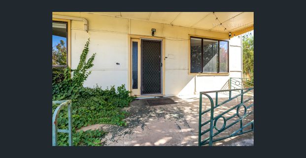 Spacious & Secure Family Home in Prime Kooringal Location - Photo 1