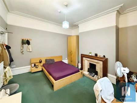 1 bedroom in a house share to rent - Photo 4