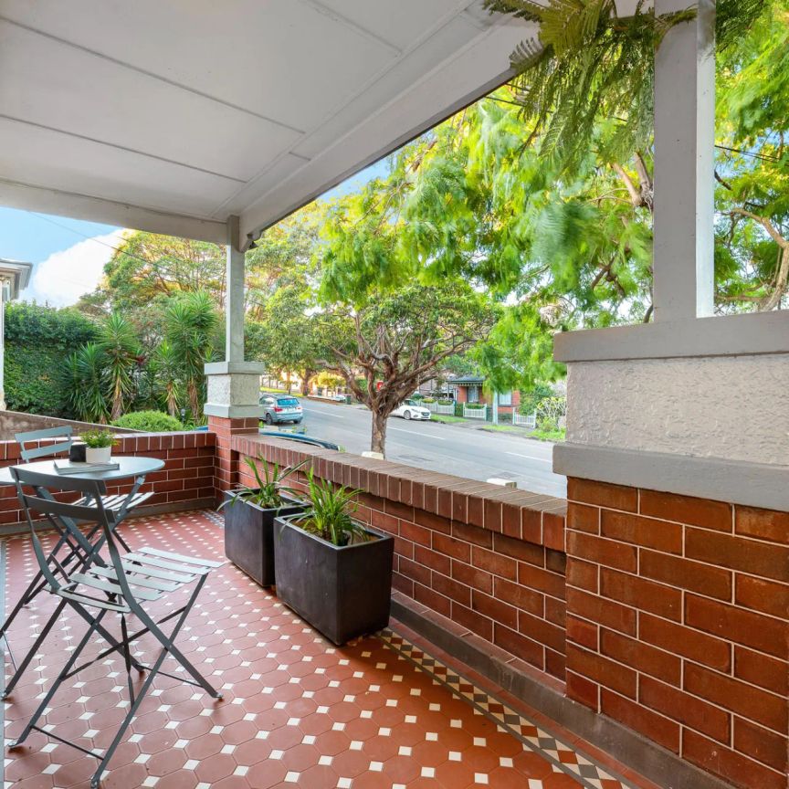 CHARMING HOME IN A PREMIUM SETTING - Photo 1